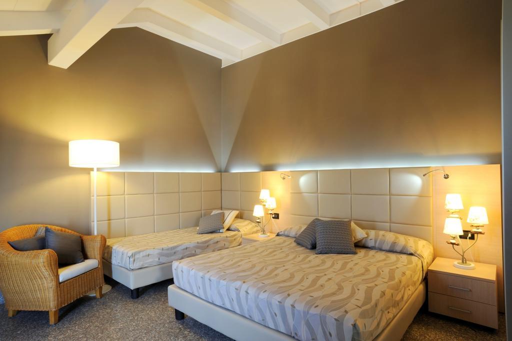Residence Oliveto Ceriale Rum bild