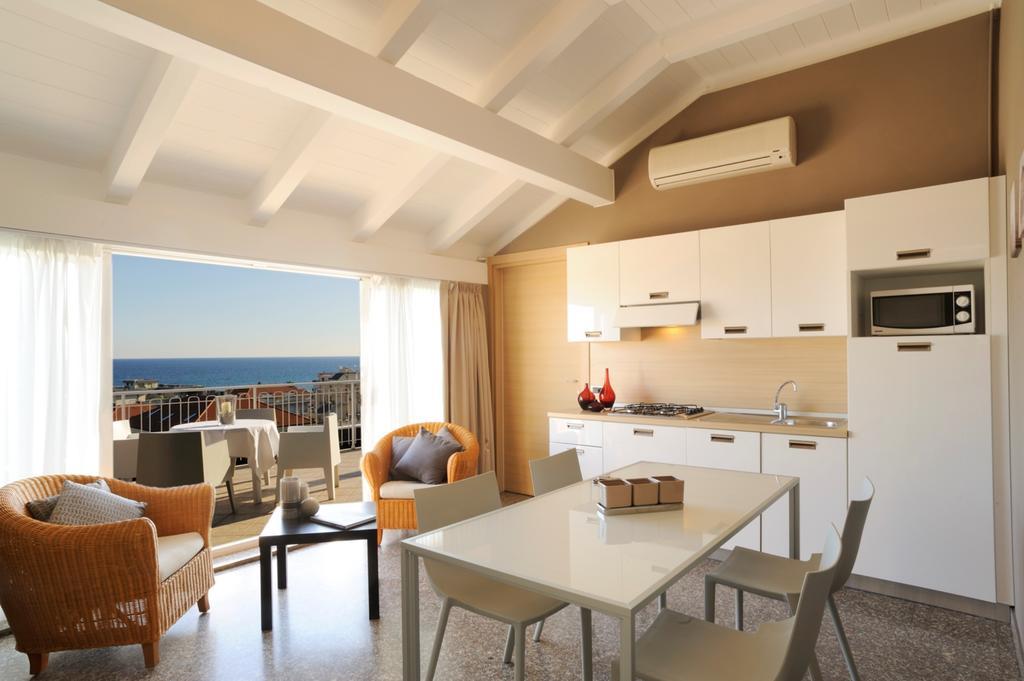 Residence Oliveto Ceriale Rum bild